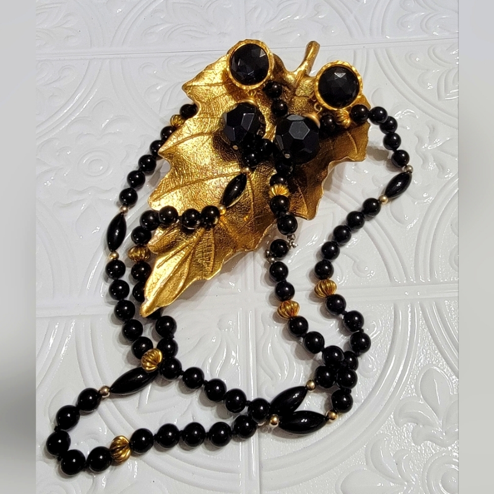 Vintage Black Glass Bead Necklace & Black Clip On Earrings Set